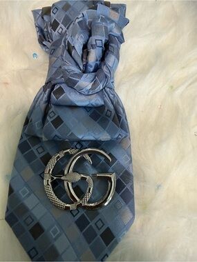 Junk Tie Blue Patterned Tie with Silver Double-G Buckle Accessory